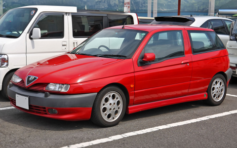 Alfa Romeo 145 Kompaktwagen Front