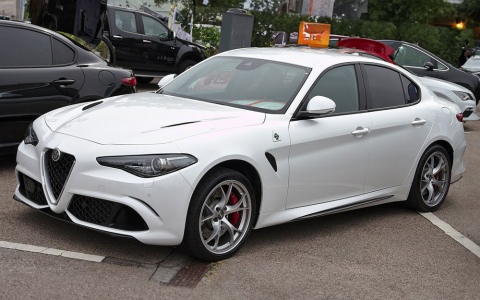 Alfa Romeo Giulia Limousine Front