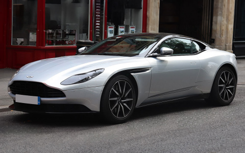 Aston Martin DB11 Coupé Front