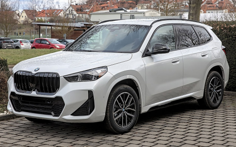 BMW X1 U11 SUV/Geländewagen Front
