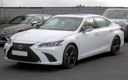 Lexus ES VII