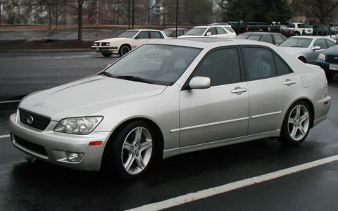 Lexus IS I Limousine Front