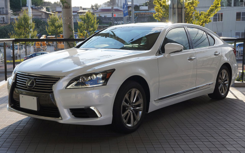 Lexus LS IV Limousine Front