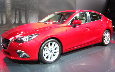 Mazda 3 Stufenheck III Limousine Front