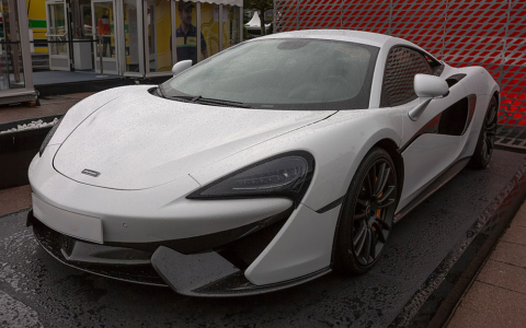 McLaren 570S Coupé Front