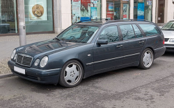 Mercedes-Benz E-Klasse 210