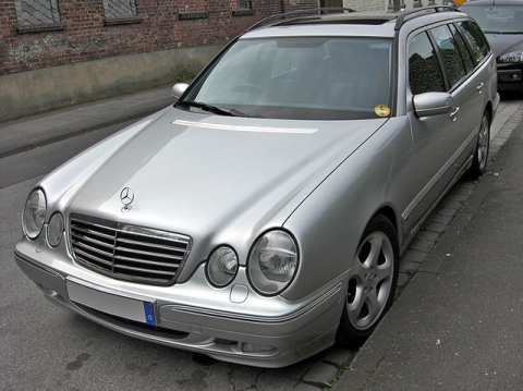 Mercedes-Benz E-Klasse 210 Kombi Front