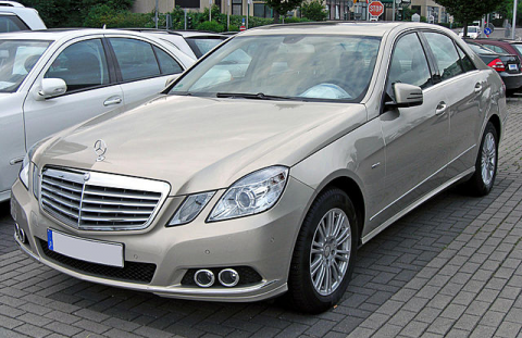 Mercedes-Benz E-Klasse 212 Limousine Front