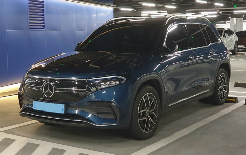 Mercedes-Benz EQB 243 SUV/Geländewagen Front