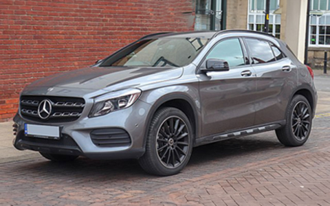 Mercedes-Benz GLA 156 SUV/Geländewagen Front
