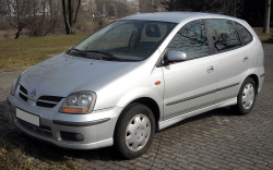 Nissan Almera Tino