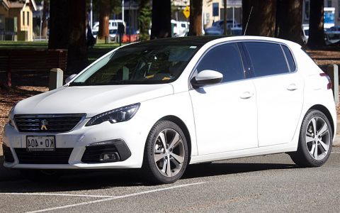 Peugeot 308 II Kompaktwagen Front