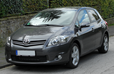Toyota Auris I Kompaktwagen Front