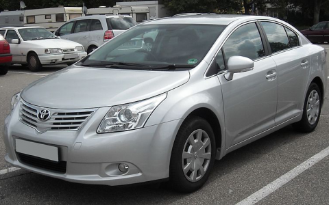 Toyota Avensis Stufenheck III Limousine Front